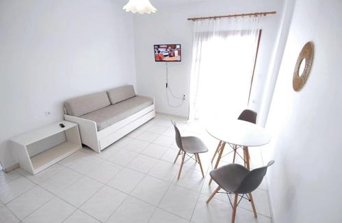 Galatas Apartment | Galatas apartment 5 with beautiful sunset, 750m from the sea