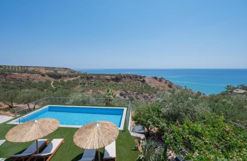 Keratokambos House | Gallery Villa with Pool, 300m Beach, Sea Views