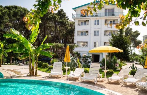 Golem Resort | Garden Palace