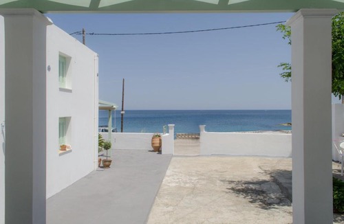 Skyros Town Apartment | Georgias House