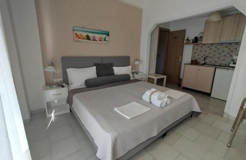 Arcoudi Apartment | GIOTA ROOMS