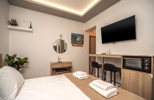 Vamvakopoulo Apartment | Giovanni's studio