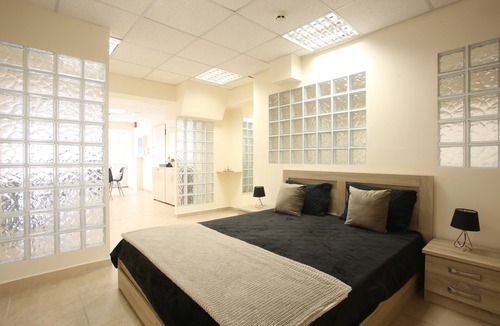 Markopoulon House | GK Airport Suites - Free Shuttle & Early Check In by GK Hospitality Group