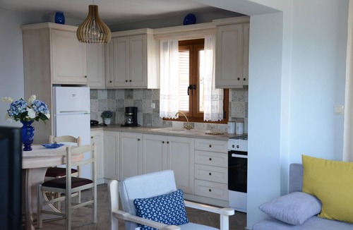 Sourpi Apartment | Goddess Athena Apartment