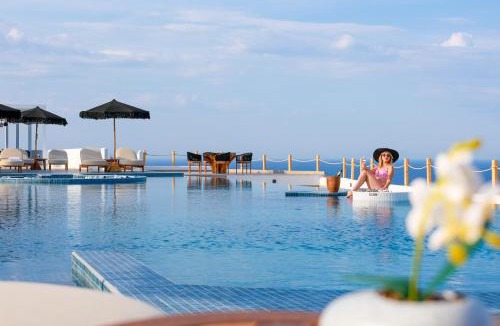 Kamari Hotel | Gold Diamond Luxury Suites Santorini