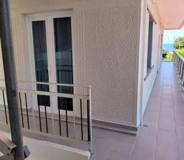 Nea Mesagkala Apartment | Golden Beach Sea View