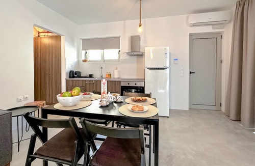 Evrostina House | Gorgeous home in Xylokastro with WiFi
