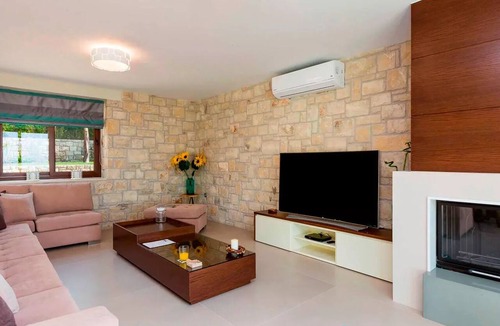 Kissamos Villa | Gorgeous Modern Villa with heated pool in Kissamos