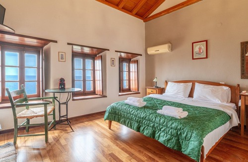Monemvasia House | Goulas Guesthouse with Sea View, Wi-Fi, and Air Conditioning