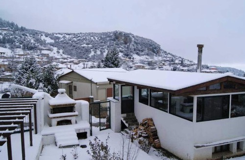 Goura Apartment | Goura Guesthouse Family Suite Lake Doxa