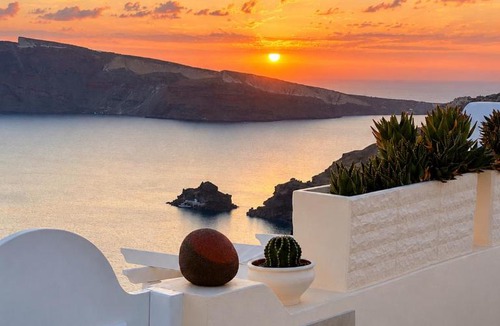 Oia Villa | Grand Canava