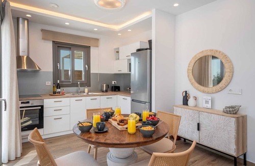 Leivathos Villa | Grand Villa with Private Pool