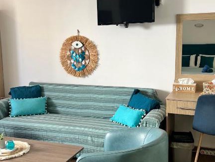 Stegna House | Grande Blue Suites with private bay