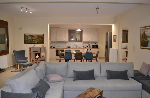 Gravia Villa | Gravias Villa with Fireplace by the River, Outdoor Barbecue & Dining Area