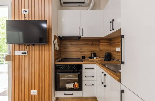 Durres Apartment | GreAnn Beachfront Comfort | Modern 2BR Retreat by PikHost