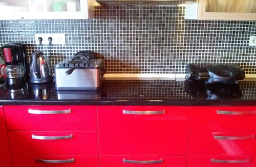 Agioi Anargyroi-Kamatero House | Greek hospitality with Free Double Parking and 1 Gbps WiFi/9 persons