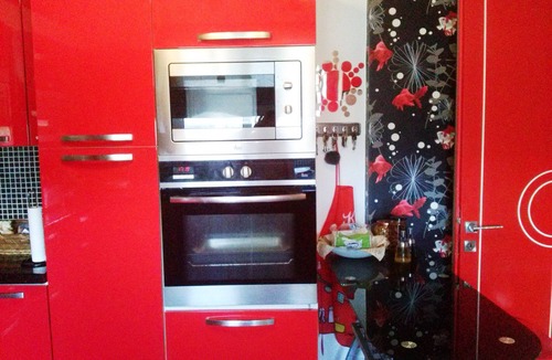 Agioi Anargyroi-Kamatero House | Greek hospitality with Free Double Parking and 1 Gbps WiFi/9 persons
