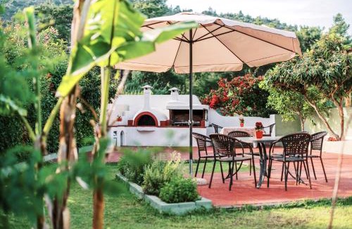 Filerimos Apartment | Greek Style Apartment with Jaquzzi & Barbeque