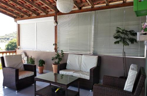 Nea Iraklitsa House | Green Leaves