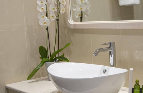 Nidri House | Green Suite - VK Luxury Suites - Private Parking