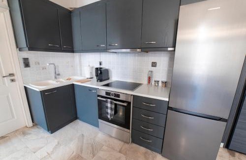 Nea Ionia Apartment | Grey Line Apartment - 15' from Athens center