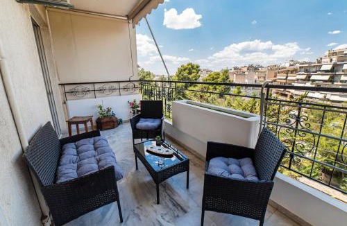 Nea Ionia Apartment | Grey Line Apartment - 15' from Athens center