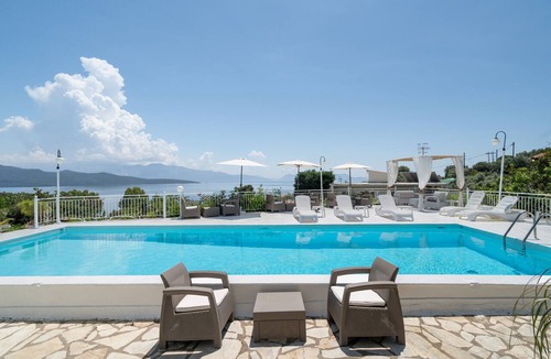 Episkopos Apartment | 'Ground Floor' Room, Shared Pool and Wi-Fi