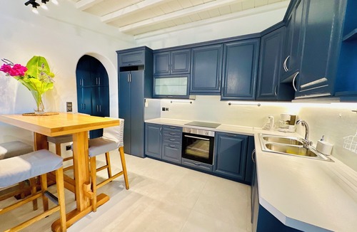 Ornos House | GT Suites