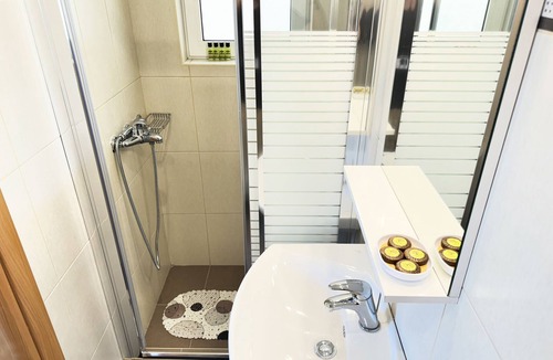 Nea Smirni Apartment | Gtrip Nea Smyrni Floor Apartment 6F