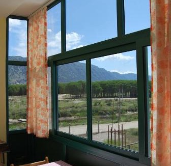 Velipoje House | H and H Guesthouse