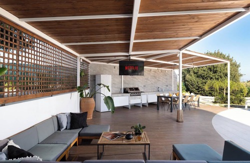 Kallithea Villa | Hamilton Grand Villa