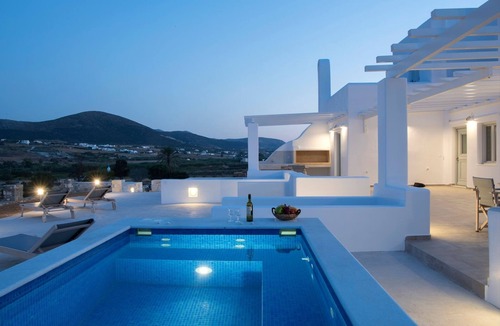 Naousa House | Happy sea view House for 2, with Jacuzzi pool!