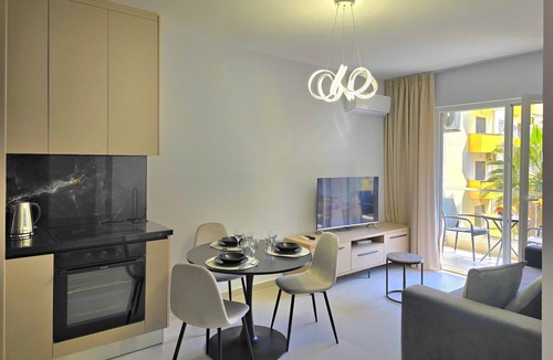 Golem Apartment | Happy Stay Apartment By The Sea 092, Durres, Albania