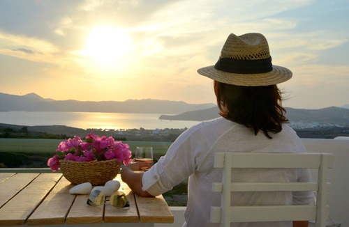 Milos Hotel | Hawk Stone