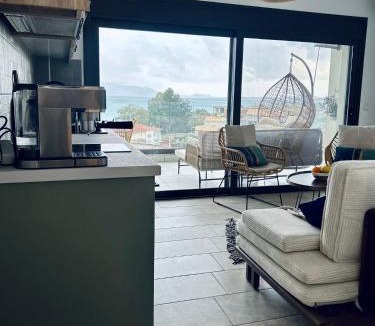 Episkopos Apartment | Hidden Gem Homes - Sapphire