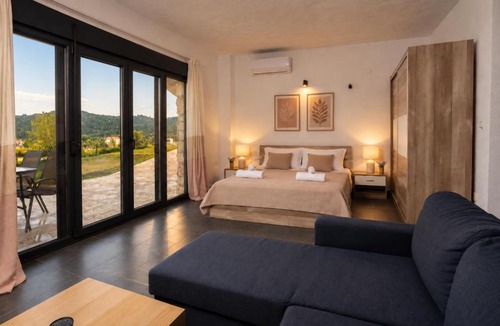 Haniotis Apartment | Hilltop Apartment 8