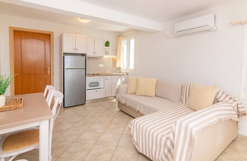 Agios Ioannis House | Holiday Home 'Anemologio 302 Tinos' with Sea View, Wi-Fi and Air Conditioning