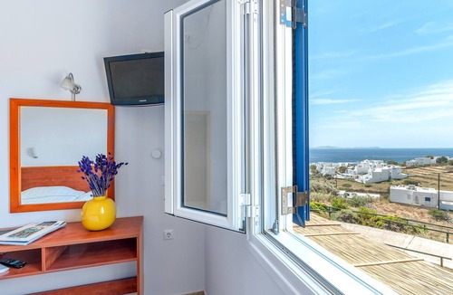 Agios Ioannis House | Holiday Home 'Anemologio 303 Tinos' with Sea View, Wi-Fi and Air Conditioning