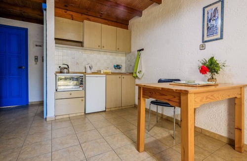 Kantanos-Selino House | Holiday Home in Palaiochora by the Beach