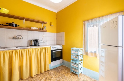Rhodes Old Town House | Holiday Home 'Katia's Home First Floor' with Shared Garden, Wi-Fi and Air Conditioning