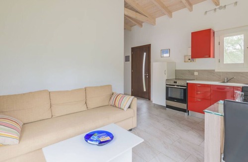 Parelia House | Holidayhome 2 Comfortable holiday residence
