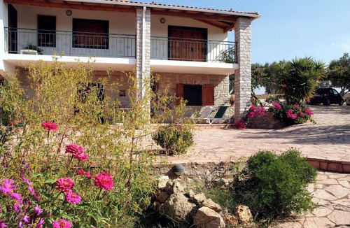 Skafidia Apartment | Homerez - Apartment in Pirgos