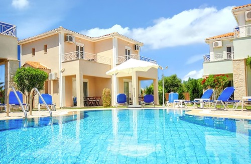 Kalamaki Apartment | Homerez - Charming Apartment in Kalamaki