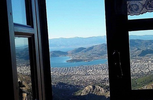 Makrynitsa House | Homerez - Spacious house with sea view in Volos