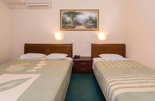 Doxato Bed & Breakfast | Hotel Alexandros-Classic Triple Room