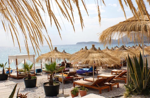 Qazim Pali Hotel | Hotel Blue Days