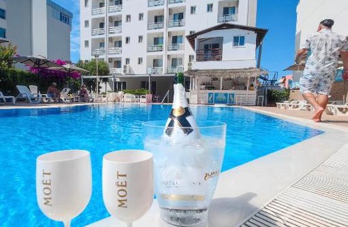 Velipoje Hotel | Hotel Lakaj