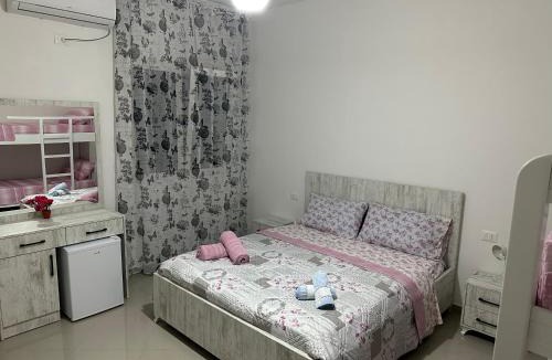Ishem House | Hotel Restorant Anxhelo
