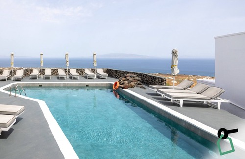 Finikia Hotel | Hotiday Santorini Sea View