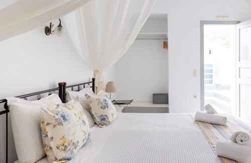 Finikia Hotel | Hotiday Santorini Sea View